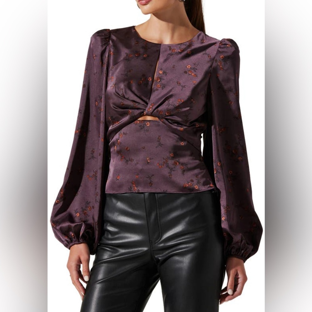 NWT ASTR - Twist Front Keyhole Balloon Sleeve Satin Top in Plum